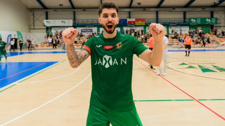 FUTSAL: Świetny start Wojskowych (RELACJA)