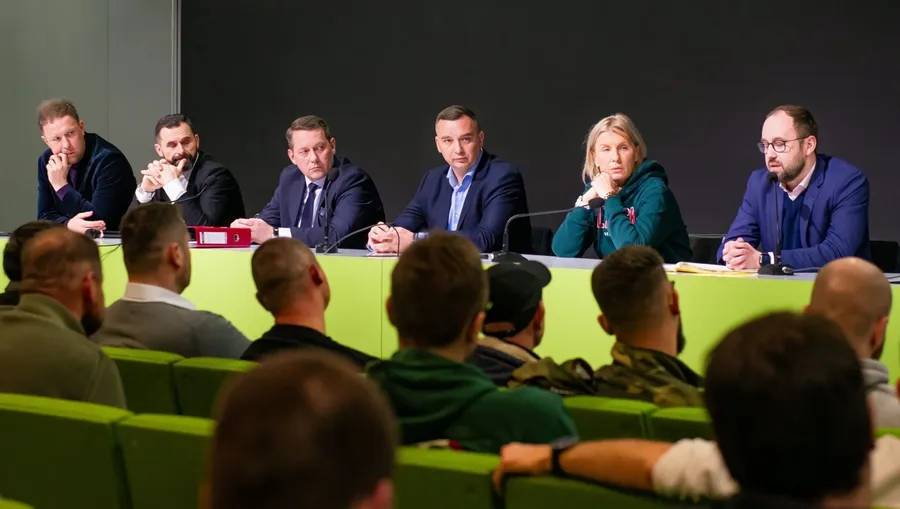Kibice spotkali się z przedstawicielami Śląska i miasta. Czego się dowiedzieliśmy?