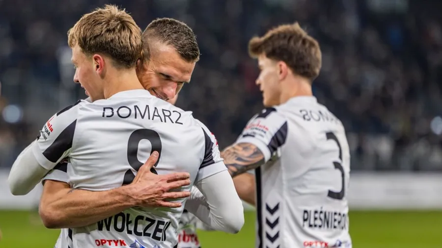 WYPOŻYCZENI: Wołczek zaczął strzelać!