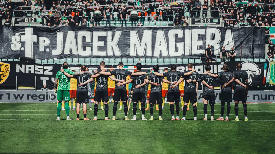 Jacek Magiera pożegnany na stadionie Śląska. ''Trenerze, dzięki za wszystko''