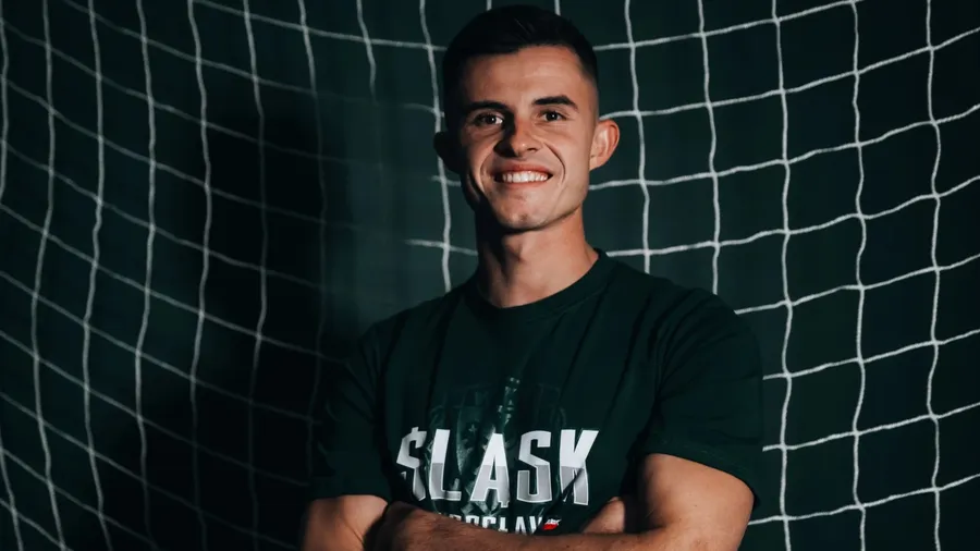 Jestem bardziej kompletnym i dojrzałym bramkarzem. Pierwszy wywiad z Karolem Niemczyckim