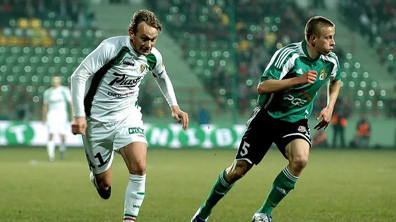 Sebastian Mila 4 kwietnia 2009 r. podczas meczu z GKS-em Bełchatów na wyjeździe. Śląsk przegrał 1:2.