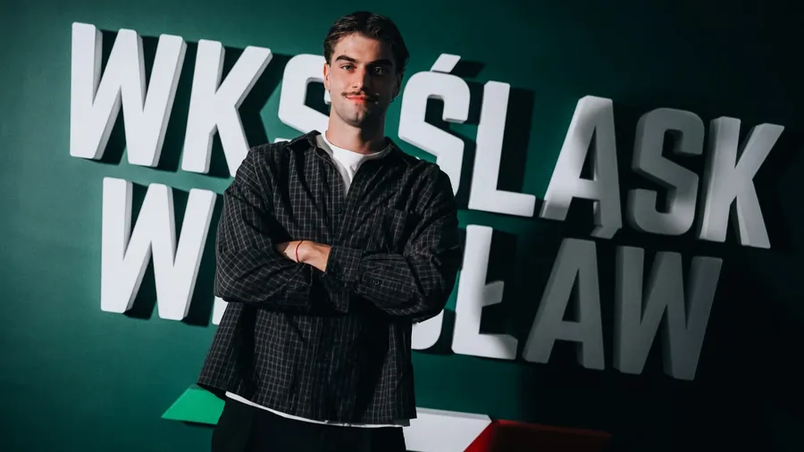 Szymon Rygiel na dłużej w Śląsku. Obrońca przedłużył kontrakt