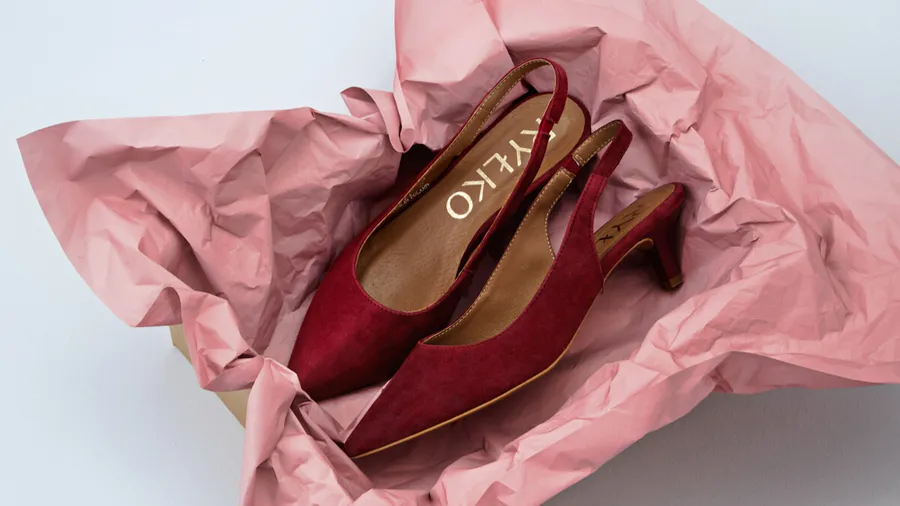 Czółenka damskie – elegancja, kobiecość i ponadczasowa baza garderoby premium