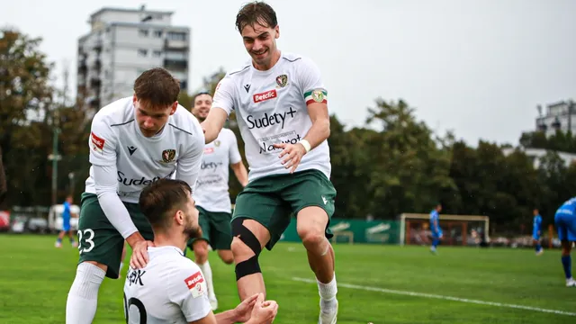 Śląsk II Wrocław 2:0 Hutnik Kraków. Przełamanie złej passy (RELACJA)